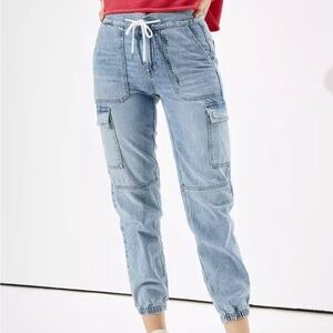 American Eagle Cargo Denim Joggers Women’s Size 6 Blue